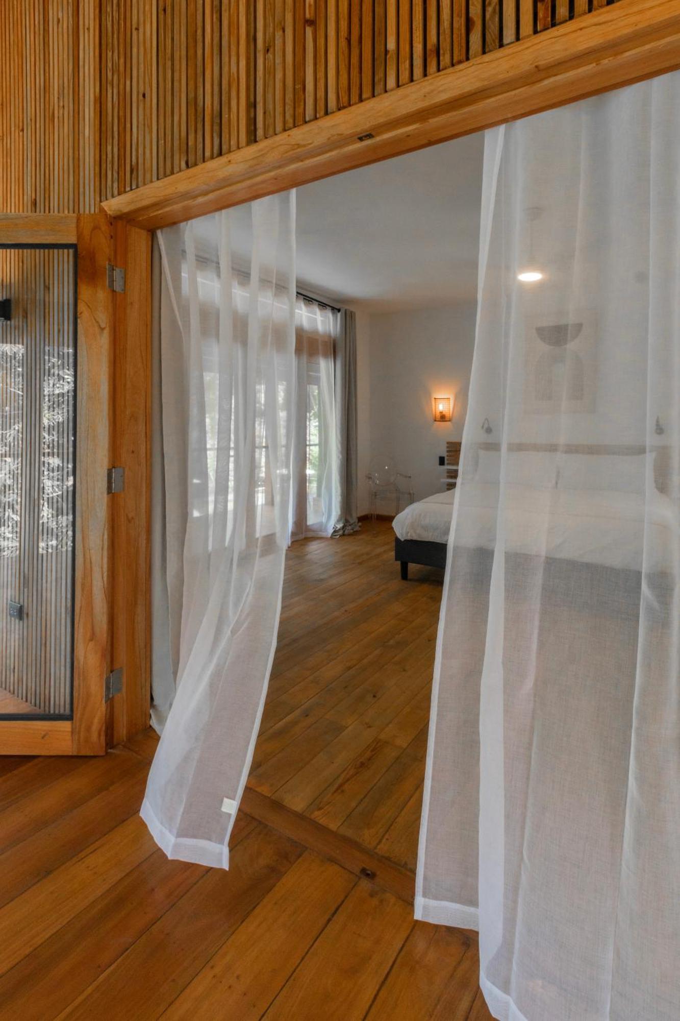 S Boutique Hotel Bocas Town Bagian luar foto